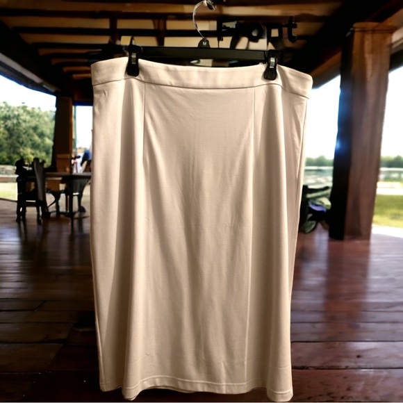 Suit- Mary Crafts 2-Piece Skirt Suit (NWT) 18 - Picture 3 of 9